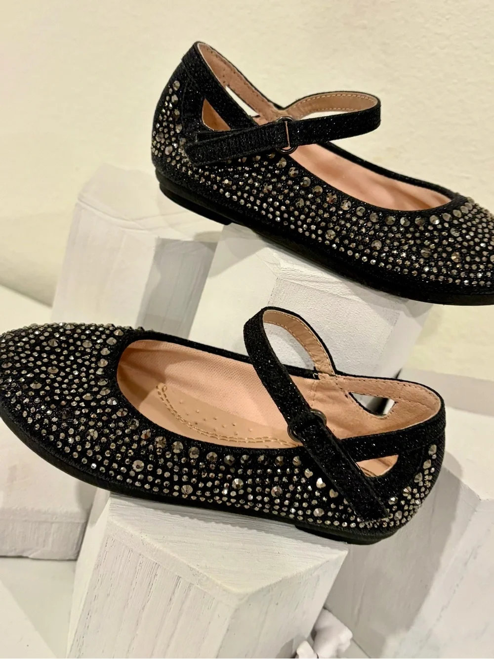 Black Rhinestone Mary Jane Dress Shoes  velcro buckle Girls Toddler size 8